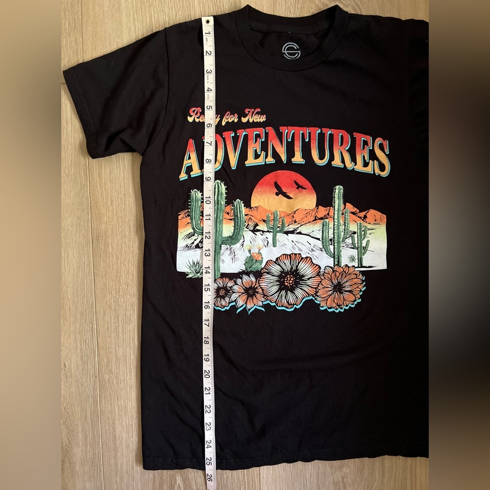 SOCIAL CULTURE Ready For New Adventures Graphic Tshirt EUC - Picture 6 of 7